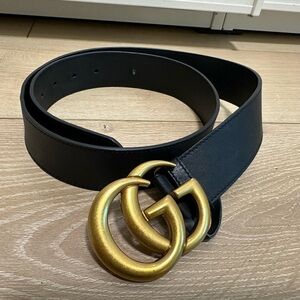 Gucci Black Leather Belt with Gold Accent